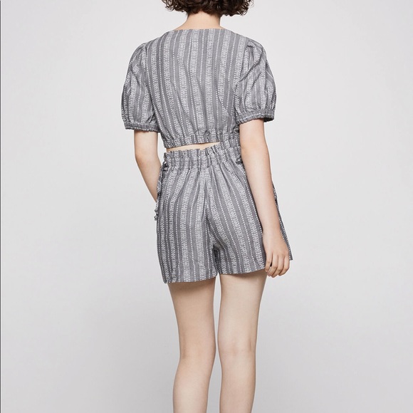 BCBGeneration Gray & White Puff Sleeve Crop Top - Picture 5 of 6